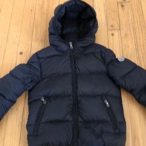Moncler size 5 navy blue beautiful condition
